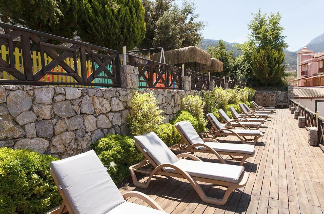 Konfor Suite Otel Cedit Zewnętrze zdjęcie